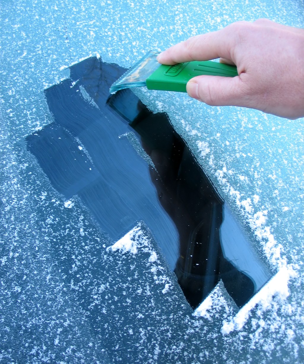 How To Defrost Your Windscreen Safely