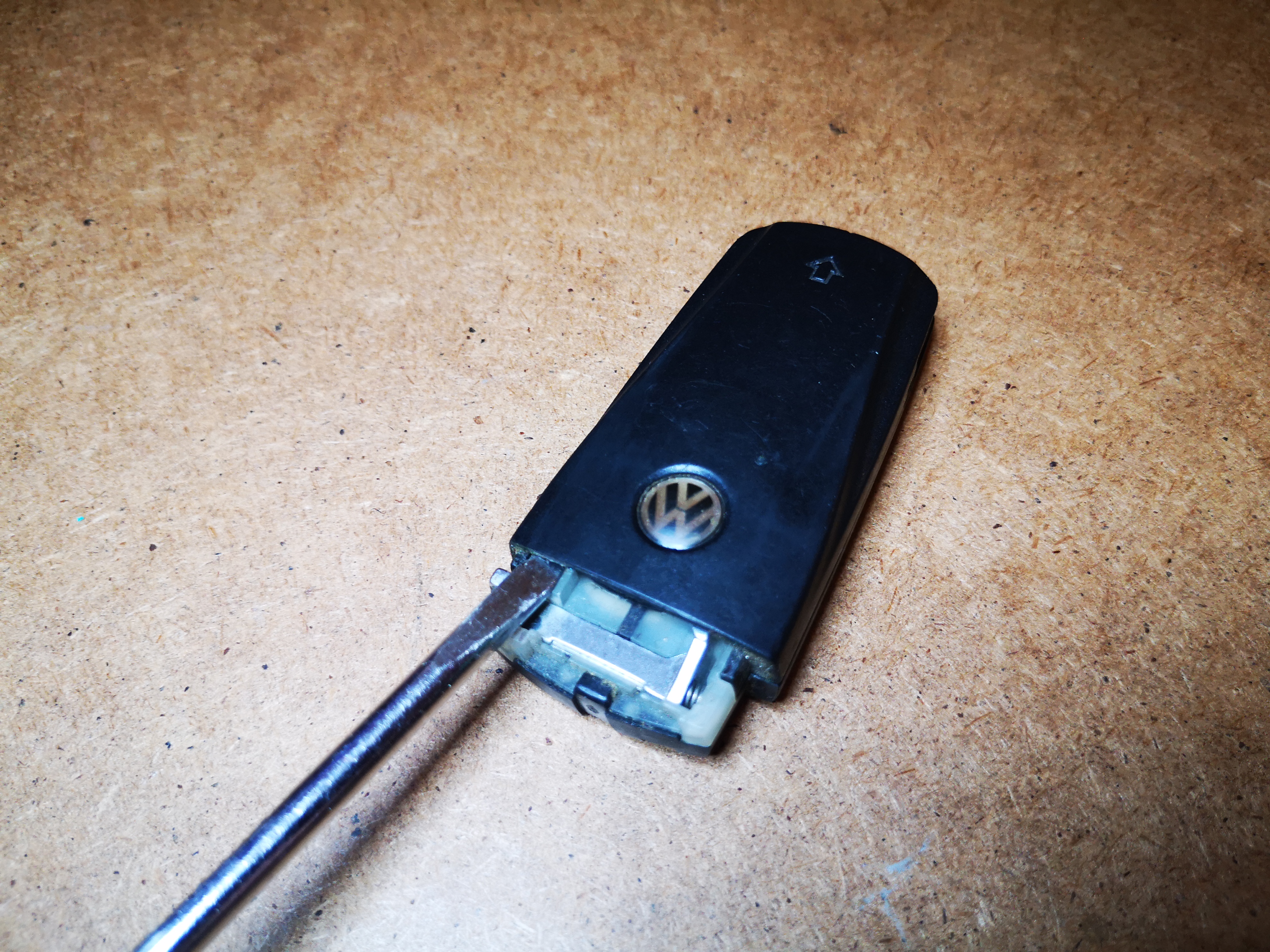Volkswagen Passat CC Key Fob Battery Replacement – Automotive Roar