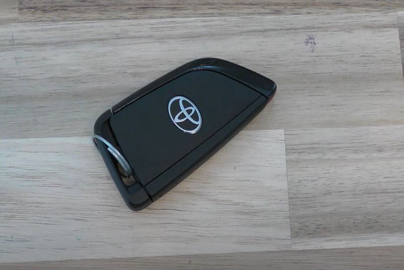 toyota supra key fob battery replacement