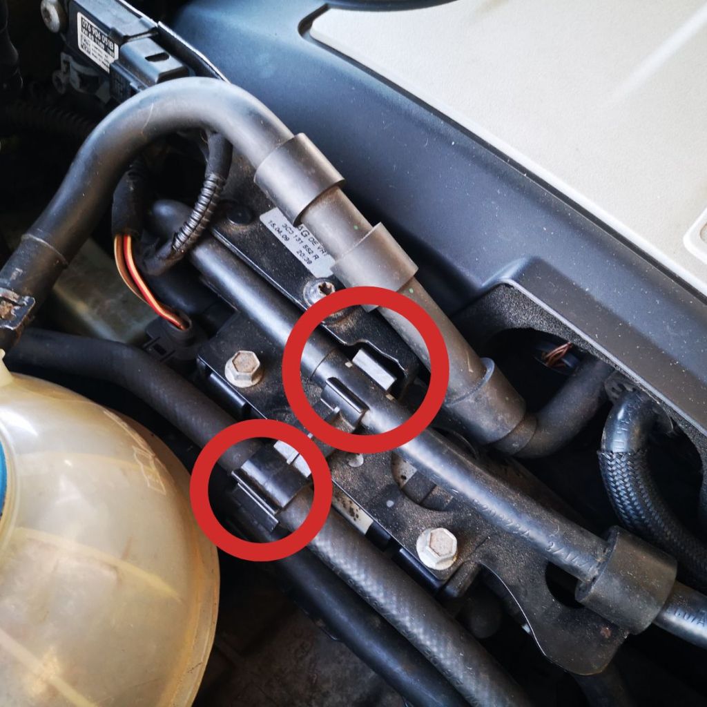 fuel hoses highlighted