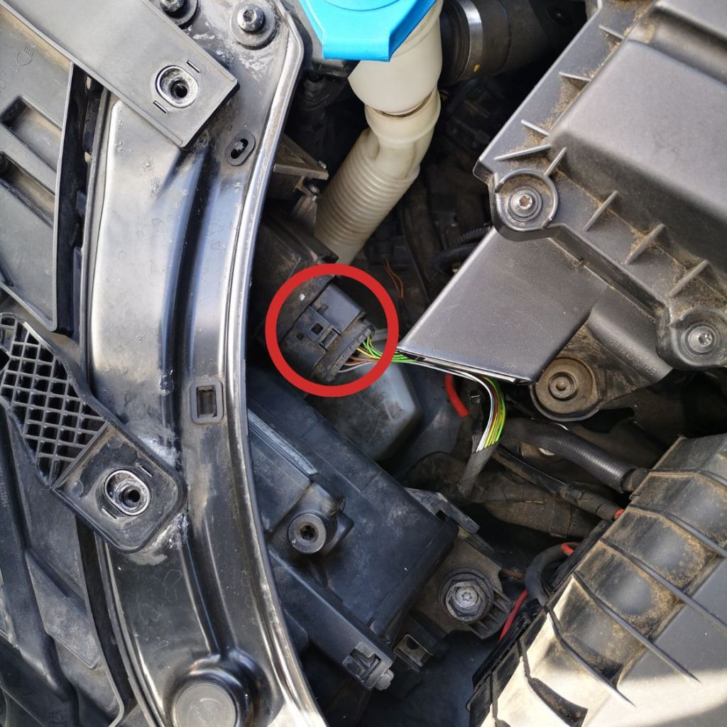 audi q3 headlight electrical connector