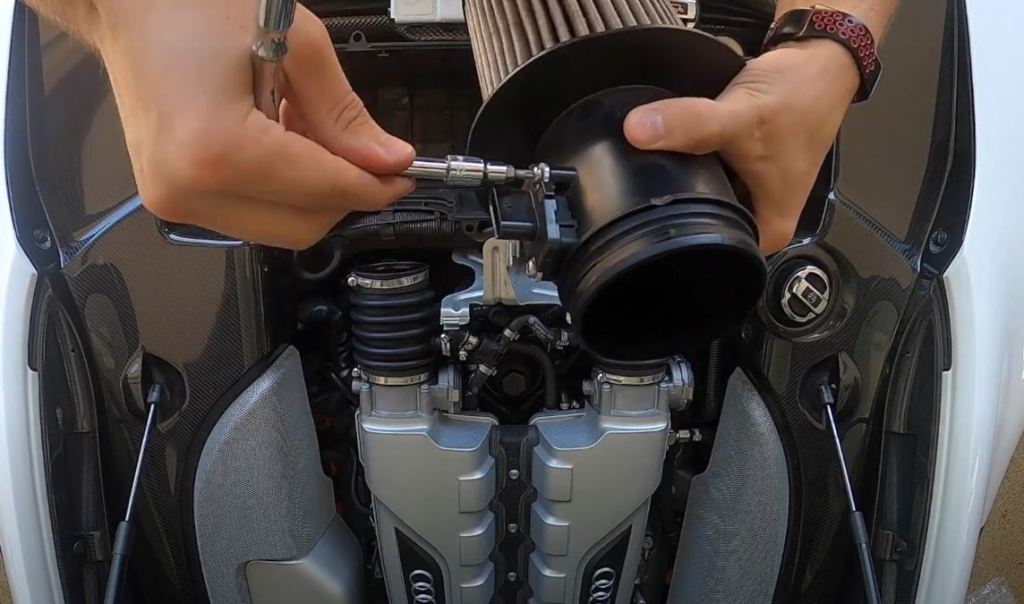 remove maf sensor from pipe