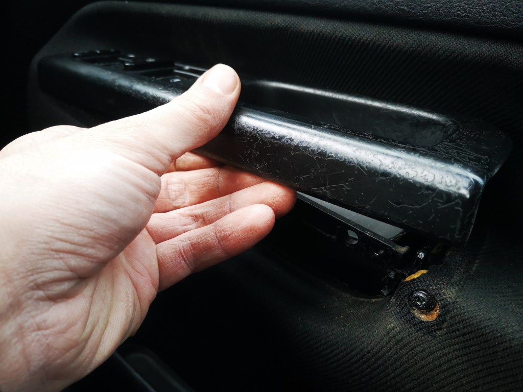 removing mk4 golf drivers interior grab handle