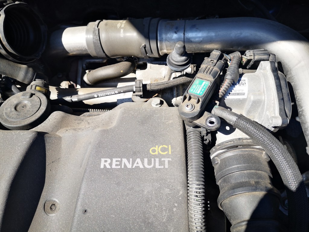 dacia duster air pressure sensor 10mm bolt removed