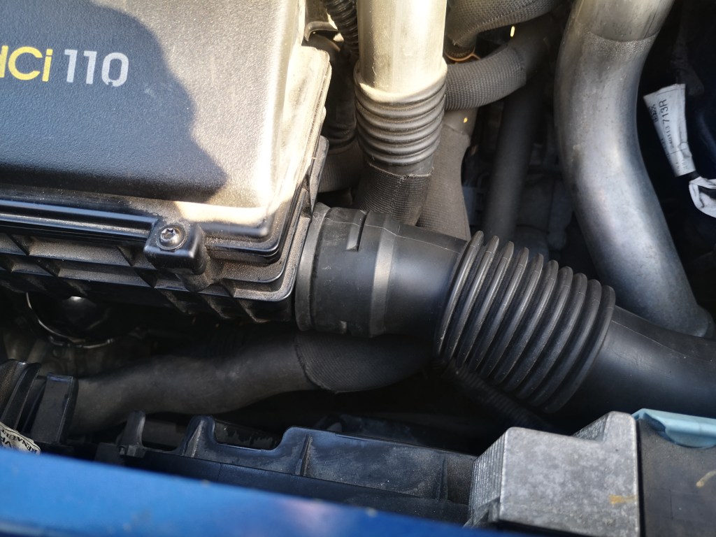 daica duster front air intake pipe