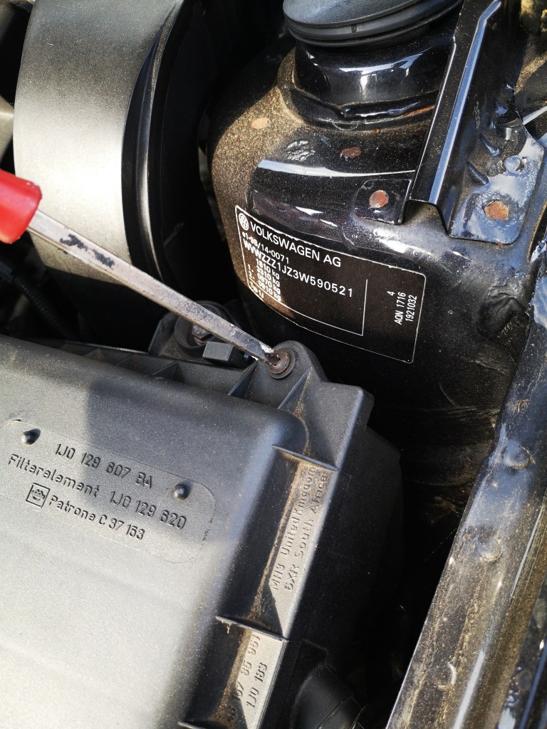 mk4 golf air filter screw 2