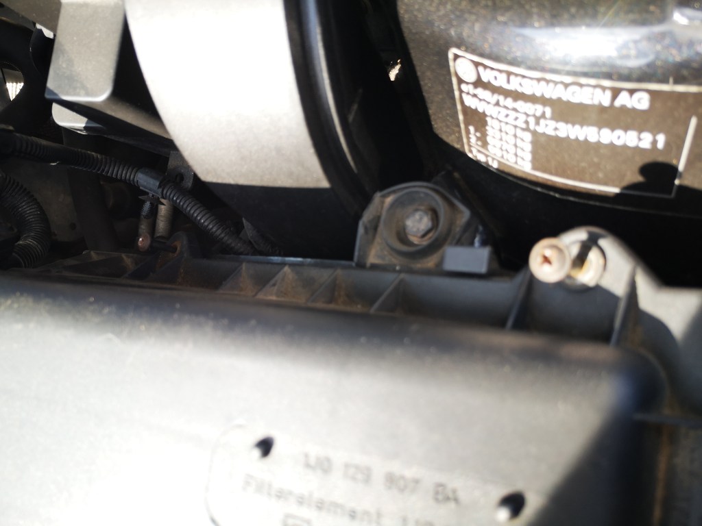 mk4 golf loosened air filter screws